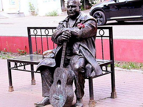 Monumento a Mikhail Krug em Tver: ao rei da canção russa dos fãs