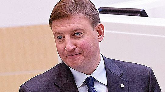 Gouverneur de la région de Pskov 2009-2017: réalisations, scandales, biographie