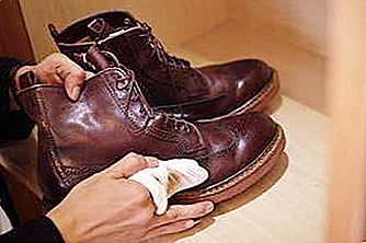 كيفية العناية بالأحذية الجلدية؟ كيفية العناية بالأحذية الجلدية الشتوية؟