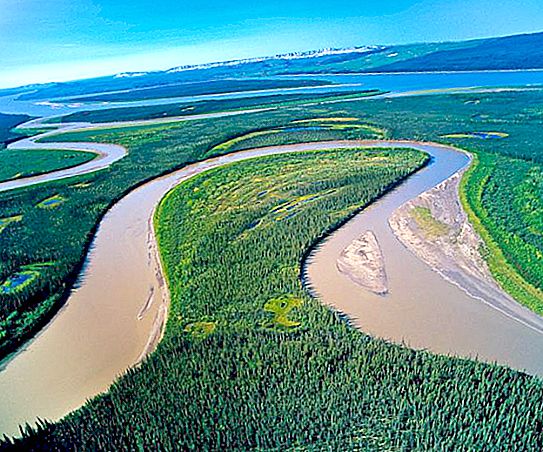 Река маккензи относится к бассейну тихого океана