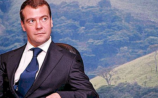 Hoe oud is Medvedev en in welk jaar werd hij geboren?