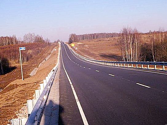 Quantos quilômetros existem de Ecaterimburgo a Moscou e qual é a pista
