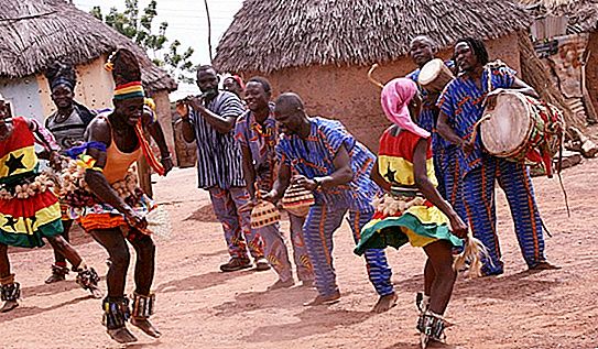 Tradisi aneh di Ghana: sebuah kampung ditemui di mana ia dilarang untuk melahirkan anak