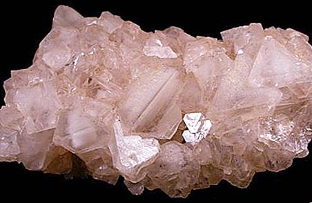 Pedra d'alum. Mineral Alunita