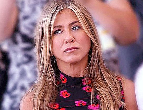 Despite millions of followers on social networks, Jennifer Aniston admitted that she sometimes feels lonely