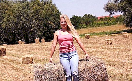 Dia bisa mendapatkan pekerjaan yang bergengsi, tetapi memilih untuk mengendarai traktor: kisah seorang gadis traktor