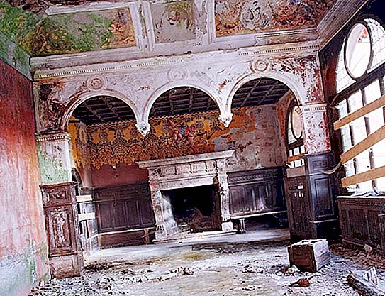 远古时代的问候：摄影师捕捉了意大利乡村崩溃的别墅和豪宅的惊人内饰（照片）
