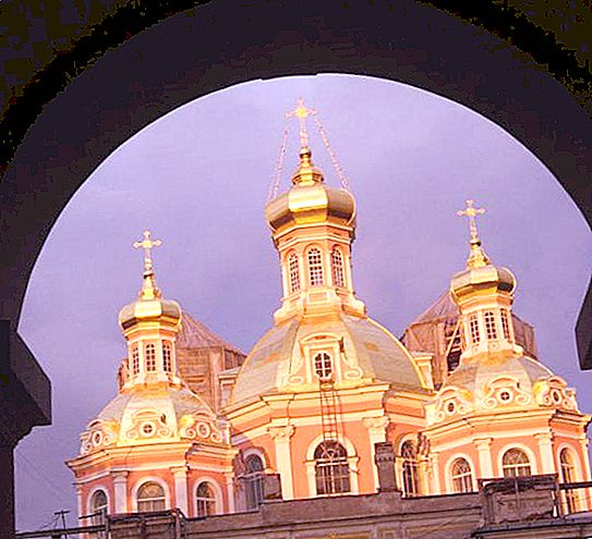 Catedral cossaca de exaltação da Santa Cruz na perspectiva de Ligovsky: história e descrição