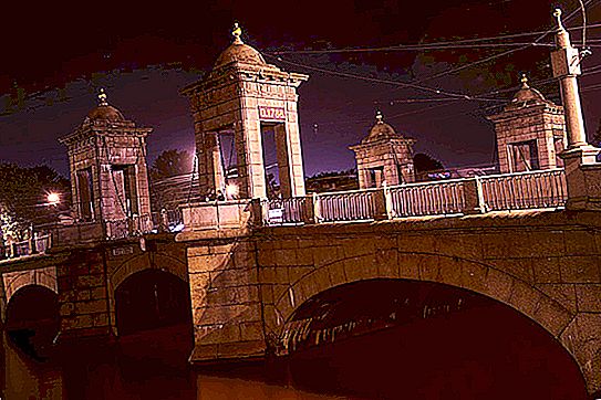 Ponte Kalinkin em São Petersburgo: foto, descrição, história