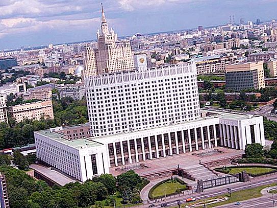 Vene Föderatsiooni valitsuse maja: ajalugu ja arhitektuur