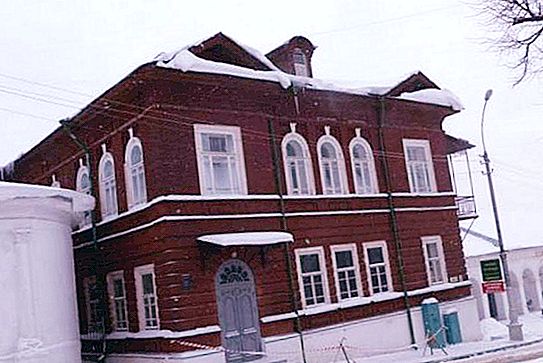 Kostroma: Múzeum prírody, Romanovské múzeum a Múzeum antickej architektúry