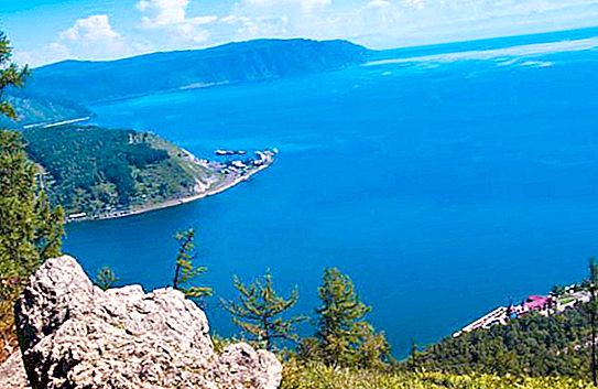 Keindahan Baikal yang beku