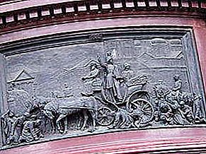 Monument à Nicolas I sur la place Saint-Isaac à Saint-Pétersbourg