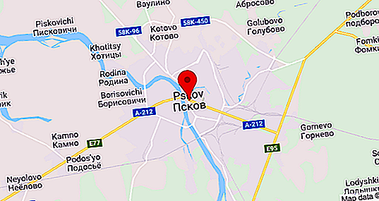 Hvor mange kilometer er der fra Moskva til Pskov? I en lige linje og i bil