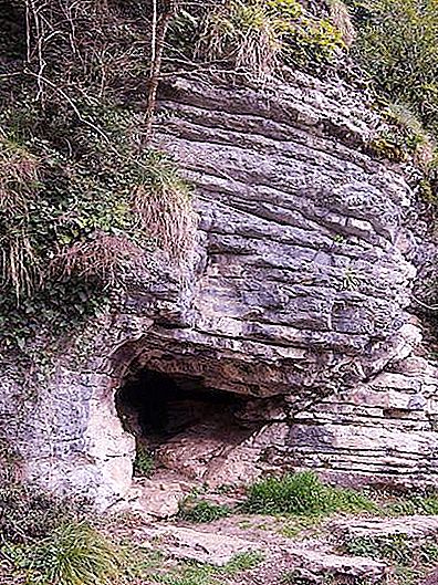 Ahshtyr grotta: hur kommer man dit? Foton och recensioner av turister