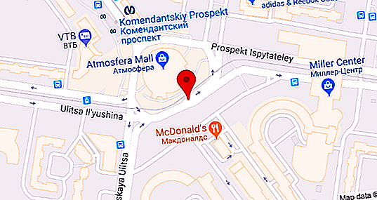 Wandelen in St. Petersburg: Commandant Square