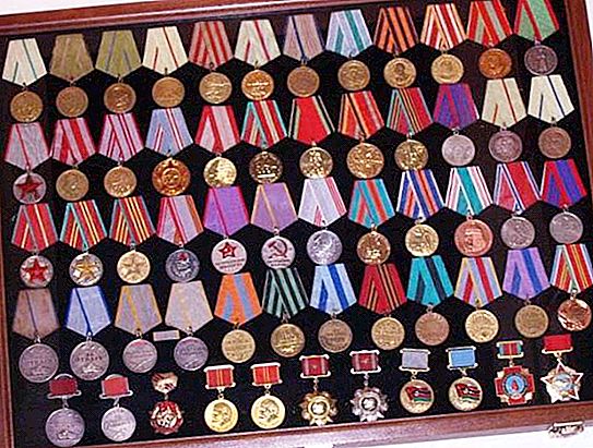 Kummal pool on medalid ja ordenid?