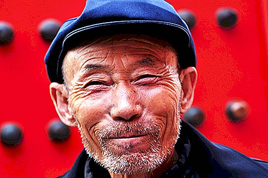 Descrizione dell'aspetto e delle caratteristiche dell'uomo cinese
