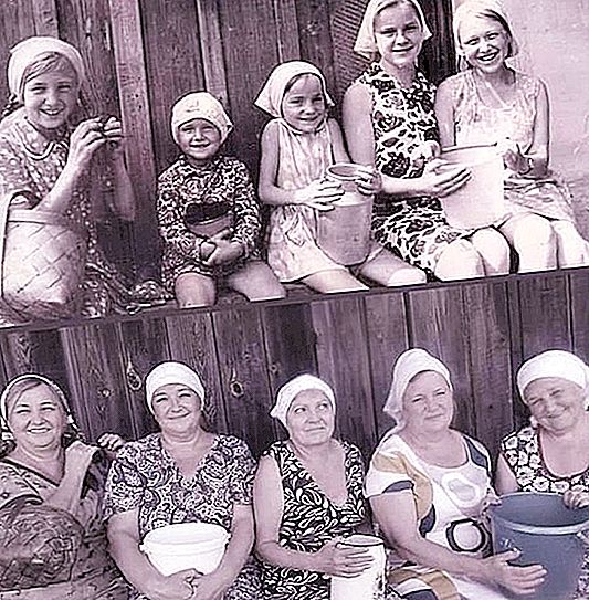 Основното нещо е да не остарявате със сърцето си: през 1974 г. пет момичета направиха снимки. 45 години по-късно те го повториха, като се събраха в същата композиция (снимка)