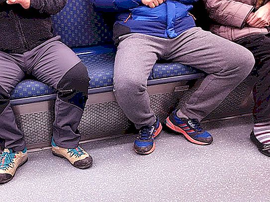 Manspreading Krievijā un pasaulē: kāpēc vīrieši sēž ar atšķirīgām kājām
