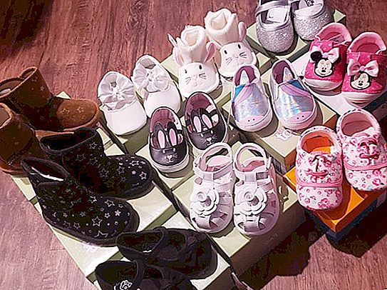 „Просто е наречено да бъдеш мъж: американец купи 204 чифта обувки и ги изпрати на жертвите от наводнението