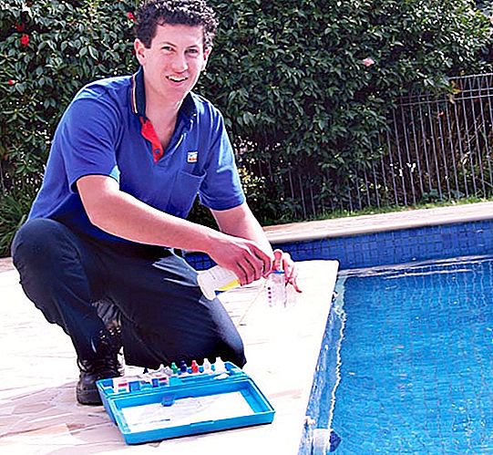 泳池水处理：工具，方法和建议的回顾