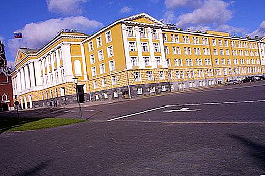 Het spookachtige 14e gebouw van het Kremlin