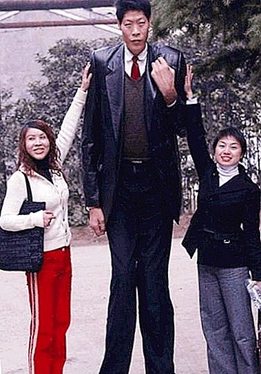 هل تعرف ماذا تطلق على رجل طويل القامة؟