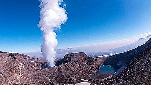 Volcán Gorely en Kamchatka: descripción, historia, hechos interesantes