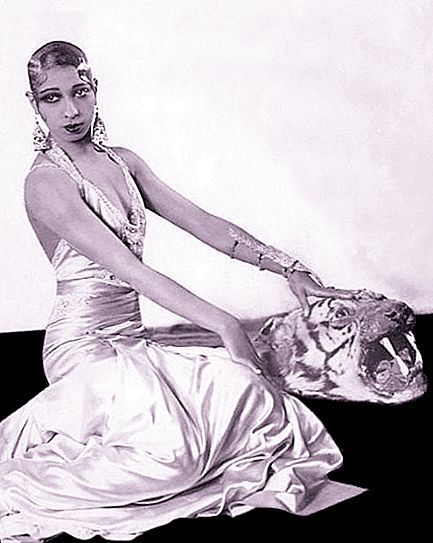 Josephine Baker: fryzura, spódnica, styl kapelusza, zdjęcie