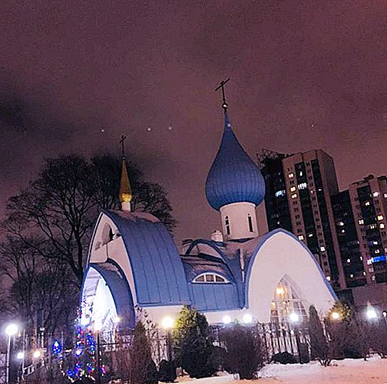Plaza Kronstadt. Iglesia de Juan de Kronstadt