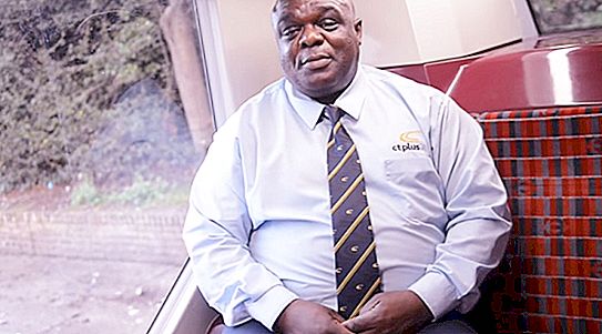 El ex hombre sin hogar se ha convertido en el mejor conductor de autobús en Londres y siempre sonríe