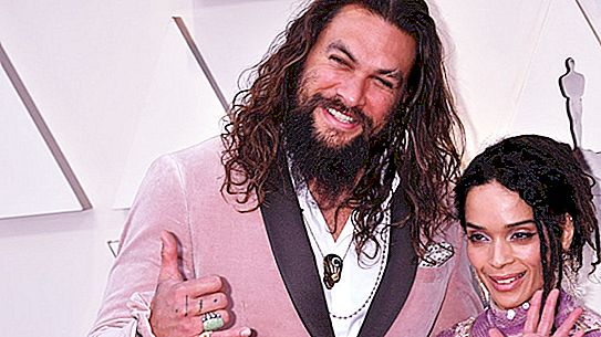 Aquaman (Jason Momoa) came to the Oscar with a rubber band on his arm