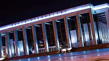 O Palácio da República em Minsk é um símbolo da Bielorrússia independente