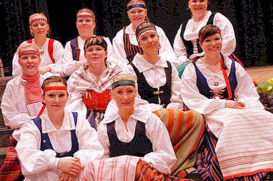 Kostum kebangsaan Karelian: keterangan, foto