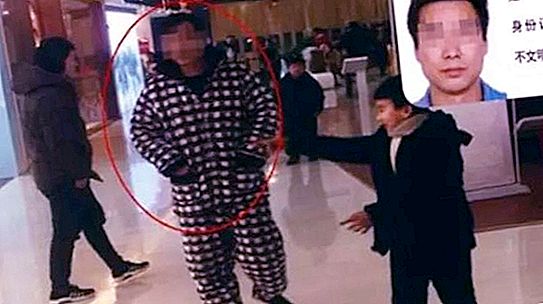 "Resande i pyjamas": i staden Suzhou kommer tjänstemän att betala 2,12 dollar till alla som offentligt kommer att "skämma" okiviliserade människor