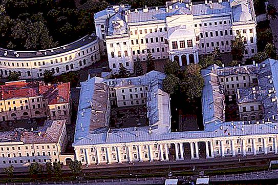 Palazzo della creatività della gioventù di San Pietroburgo. Tazze del palazzo Anichkov