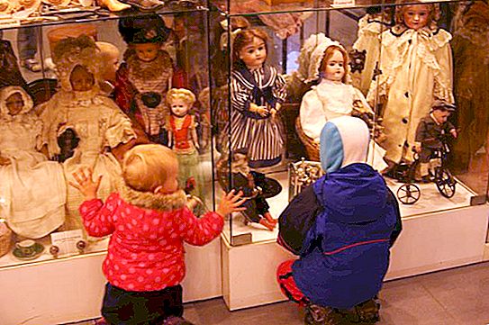 Уникален музей в Москва: куклено царство. Експонати от различни векове и от различни страни