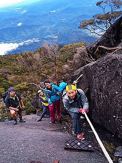 O malaio escalou o Monte Kinabalu em 19 horas. Todo esse tempo, sua filha de três anos estava com ela