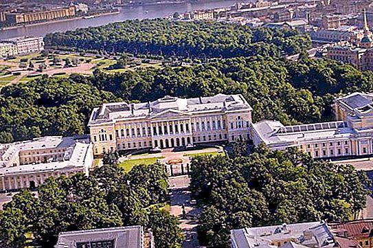 قصر ميخائيلوفسكي (المهندس المعماري - كارل روسي): الوصف ، تاريخ الخلق