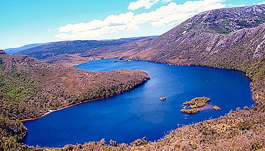 Patrimônio Mundial da UNESCO sob ataque: lagos da Tasmânia envenenados