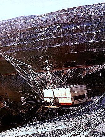 De största kolbaserna i Ryssland: egenskaper och volymer av kolbrytning