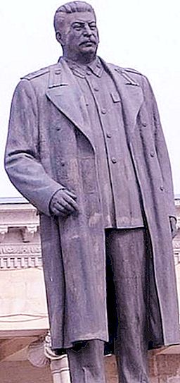Паметник на Сталин: снимка и описание