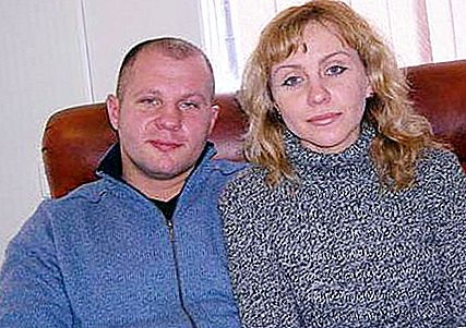 Istri pertama dan terakhir dari Fedor Emelianenko - Oksana