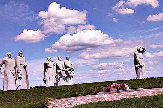 Dubosekovo-avkjørsel: minnesmerke over Panfilov-heltene som et symbol på standhaftighet for Moskva-forsvarere