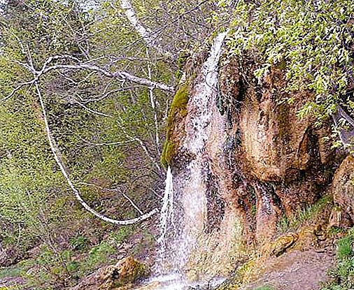 Plakun Waterfall (Perm Territory) - ang perlas ng mga Urals