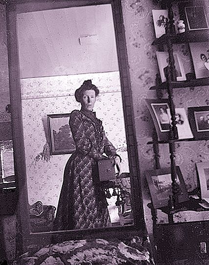 1900 selfie dan gambar-gambar menakjubkan yang lain pada abad kedua puluh