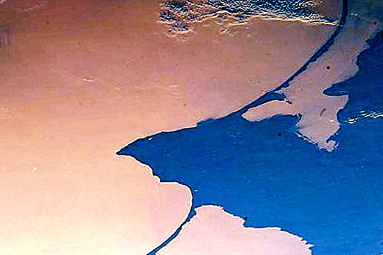 อ่าว Curonian ของทะเลบอลติก: คำอธิบายอุณหภูมิของน้ำและโลกใต้ทะเล