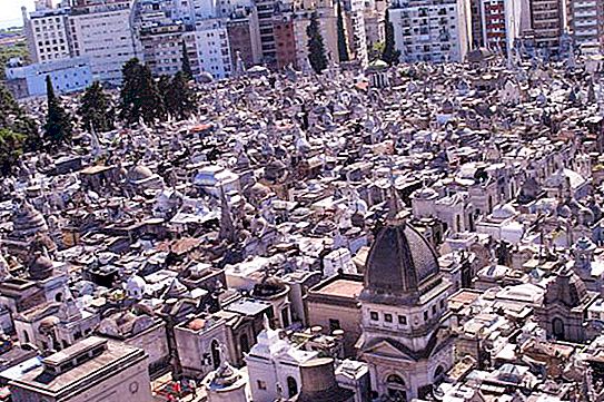 Cimitero della Recoleta a Buenos Aires. Luogo di sepoltura di famosi argentini