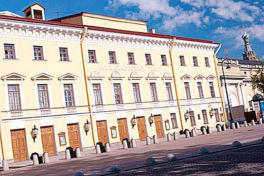 ミハイロフスキー劇場：ホールのレイアウト、最近の変更、最高の場所